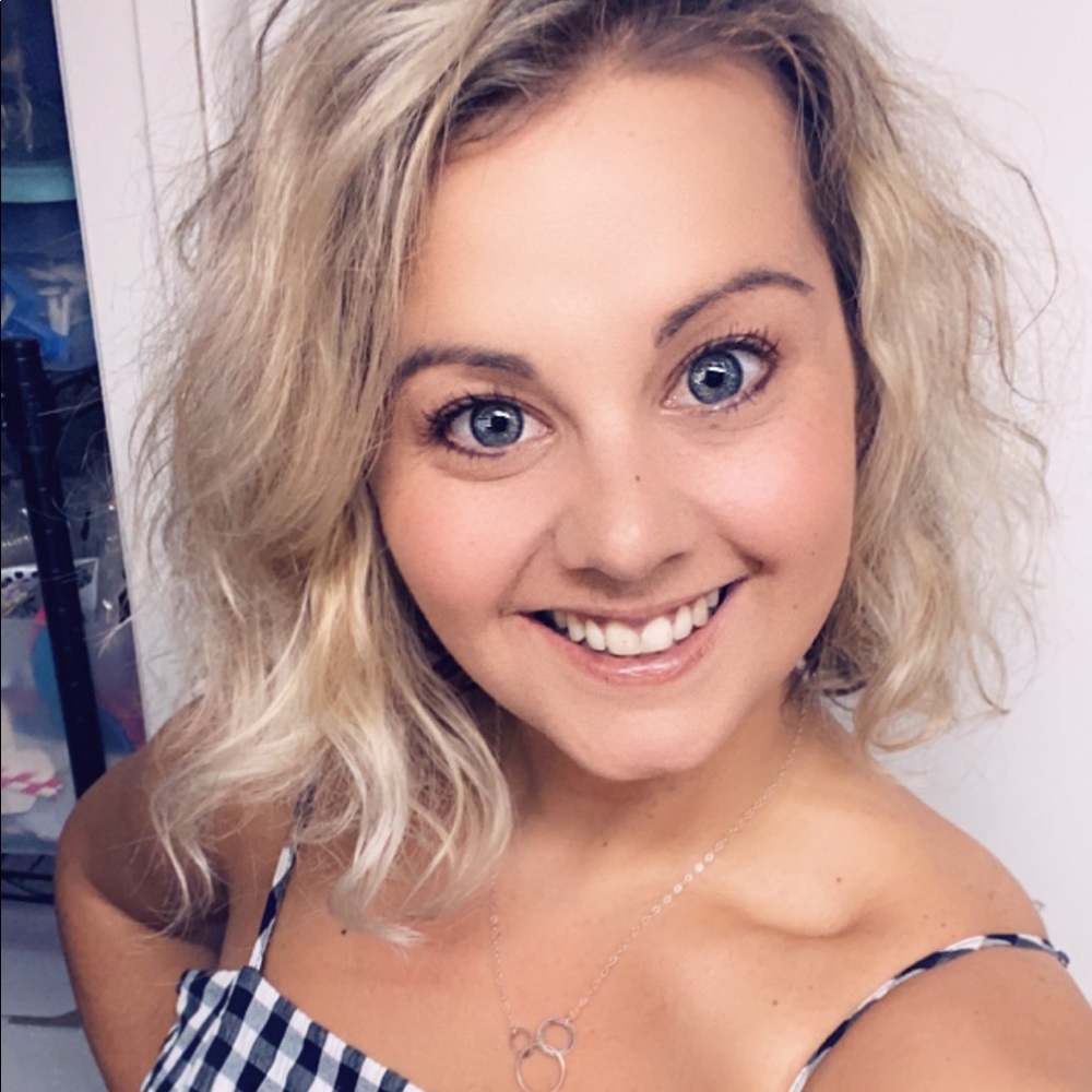 Meet your Posher, Lacey